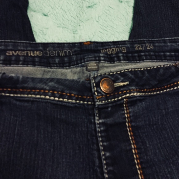 Jeans - Picture 2 of 4